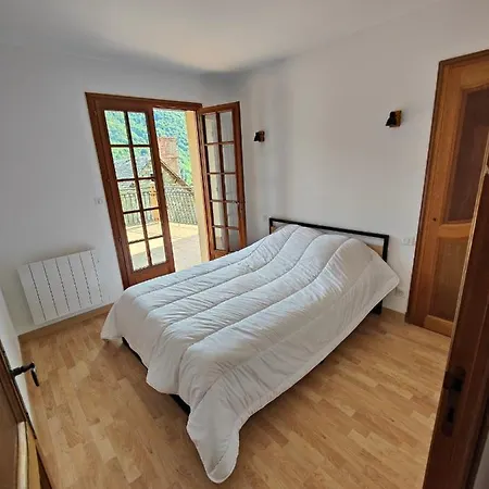 6 Personnes Avec Deux Lits Doubles Et 1 Canape Lit * Boutx