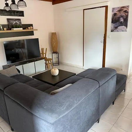 Шале 6 Personnes Avec Deux Lits Doubles Et 1 Canape Lit Boutx