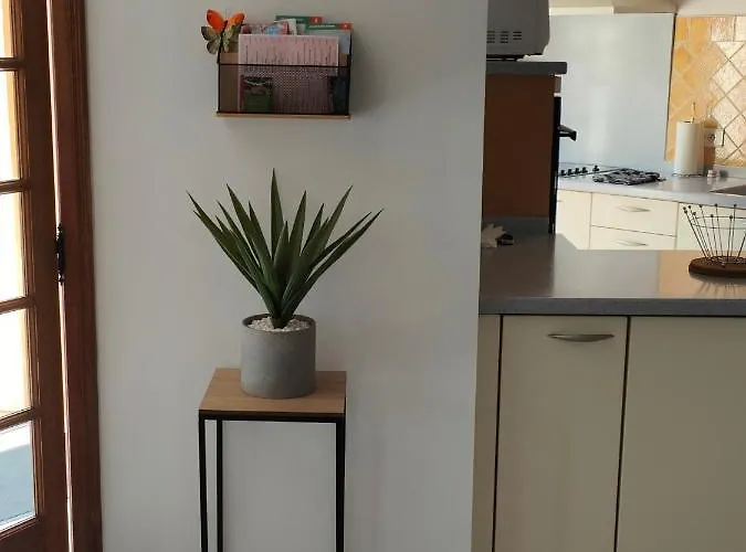 6 Personnes Avec Deux Lits Doubles Et 1 Canape Lit * Boutx