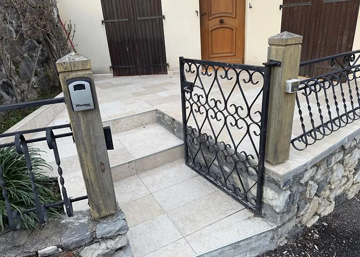 6 Personnes Avec Deux Lits Doubles Et 1 Canape Lit Chalet Boutx